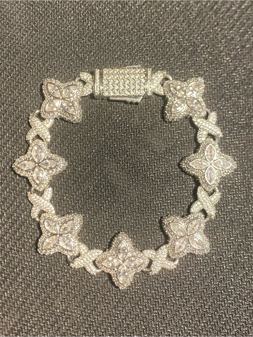 Diamond Embedding Silver Bracelet
